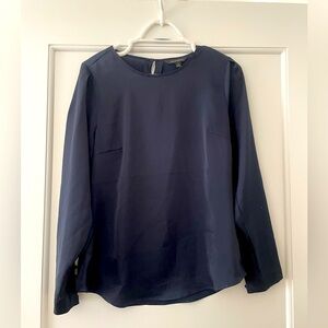 Banana Republic Women’s Blouse in Navy